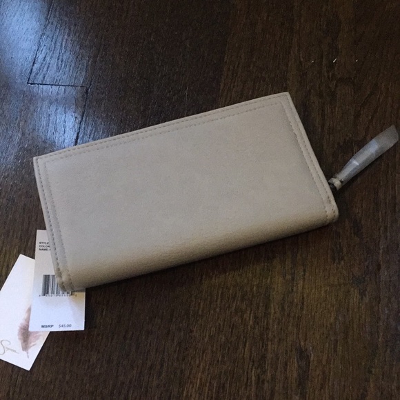 Jessica Simpson Tan Clutch - Picture 3 of 7